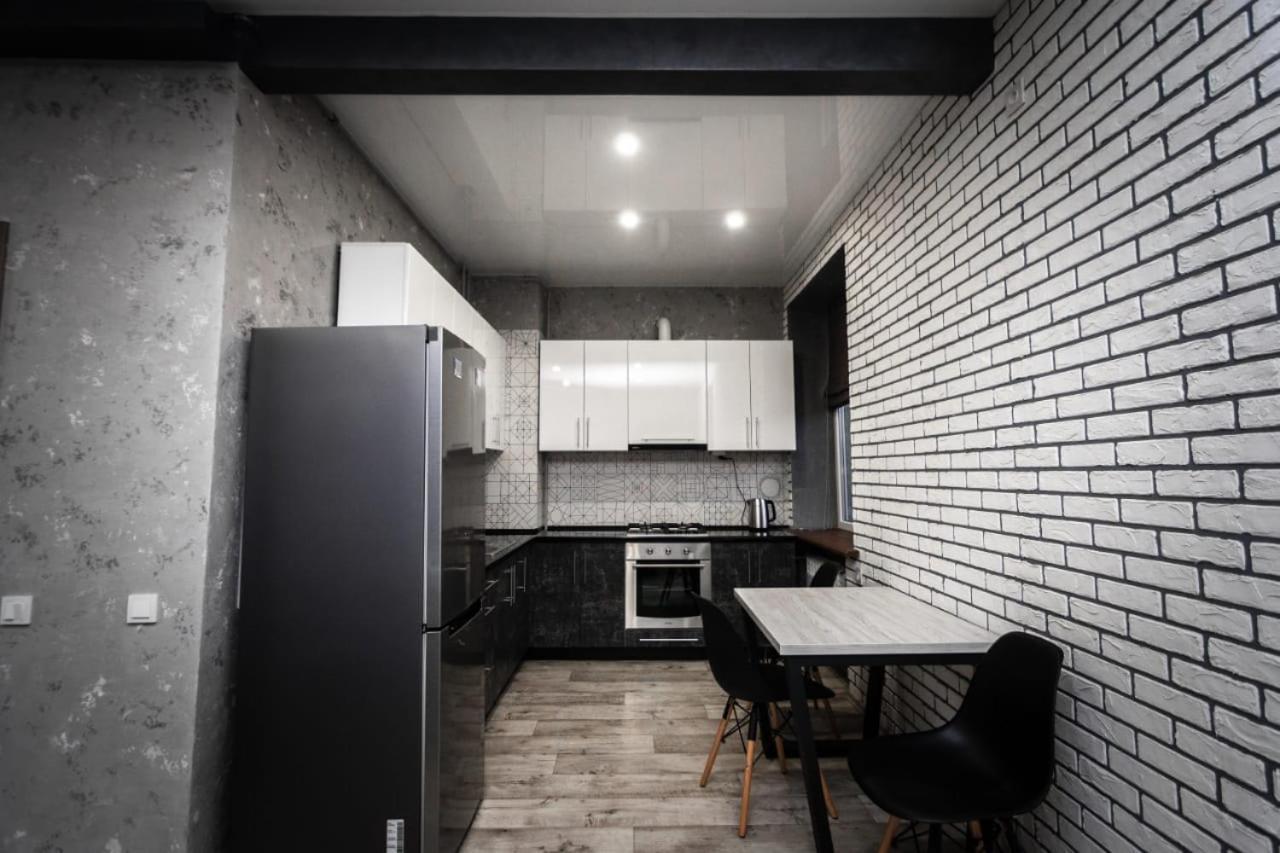 Loft Apartment On Svobody Kamjanske Eksteriør billede
